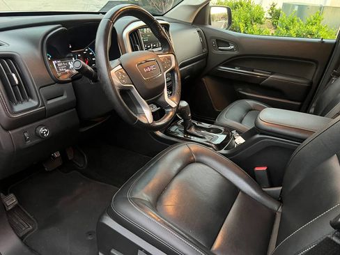 Used 2018 GMC Canyon SLT w/ Driver Alert Package RWD image 2