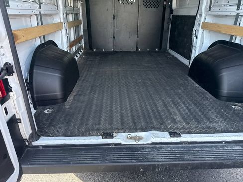 Used 2025 RAM ProMaster 2500 w/ U-Haul Equipment Group FWD image 14