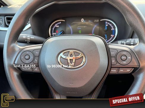 Used 2025 Toyota RAV4 XLE image 15