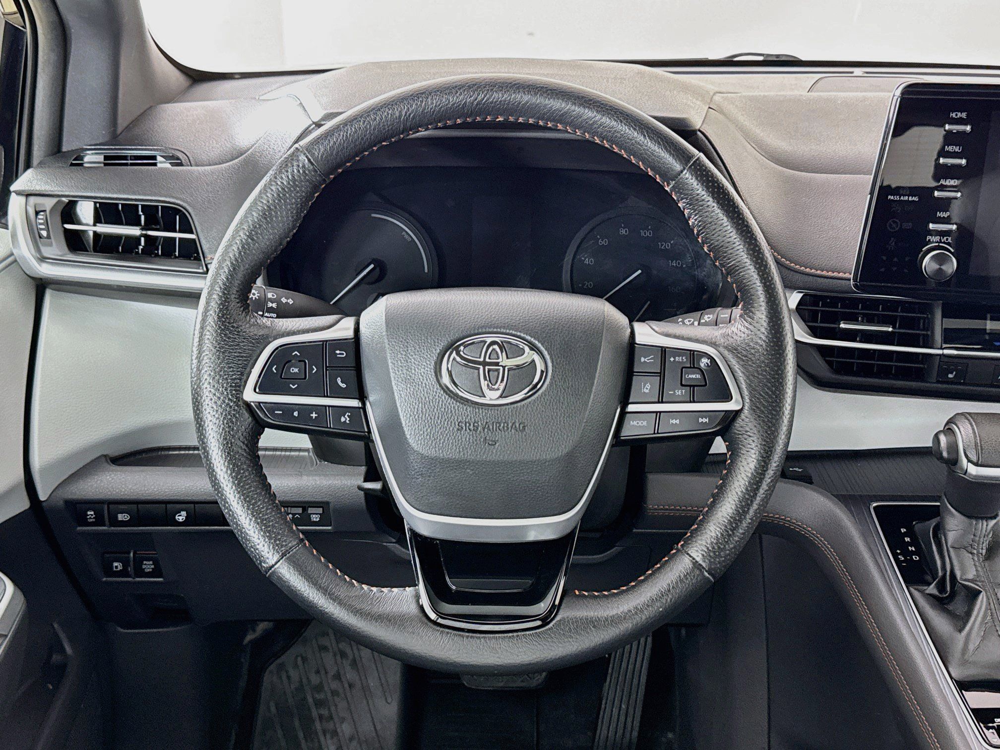 Used 2021 Toyota Sienna XSE AWD/4WD image 4