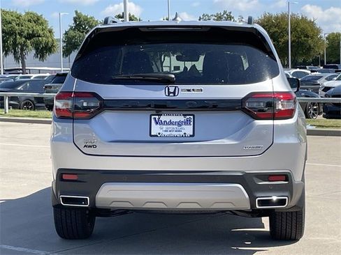 New 2025 Honda Pilot Touring image 5