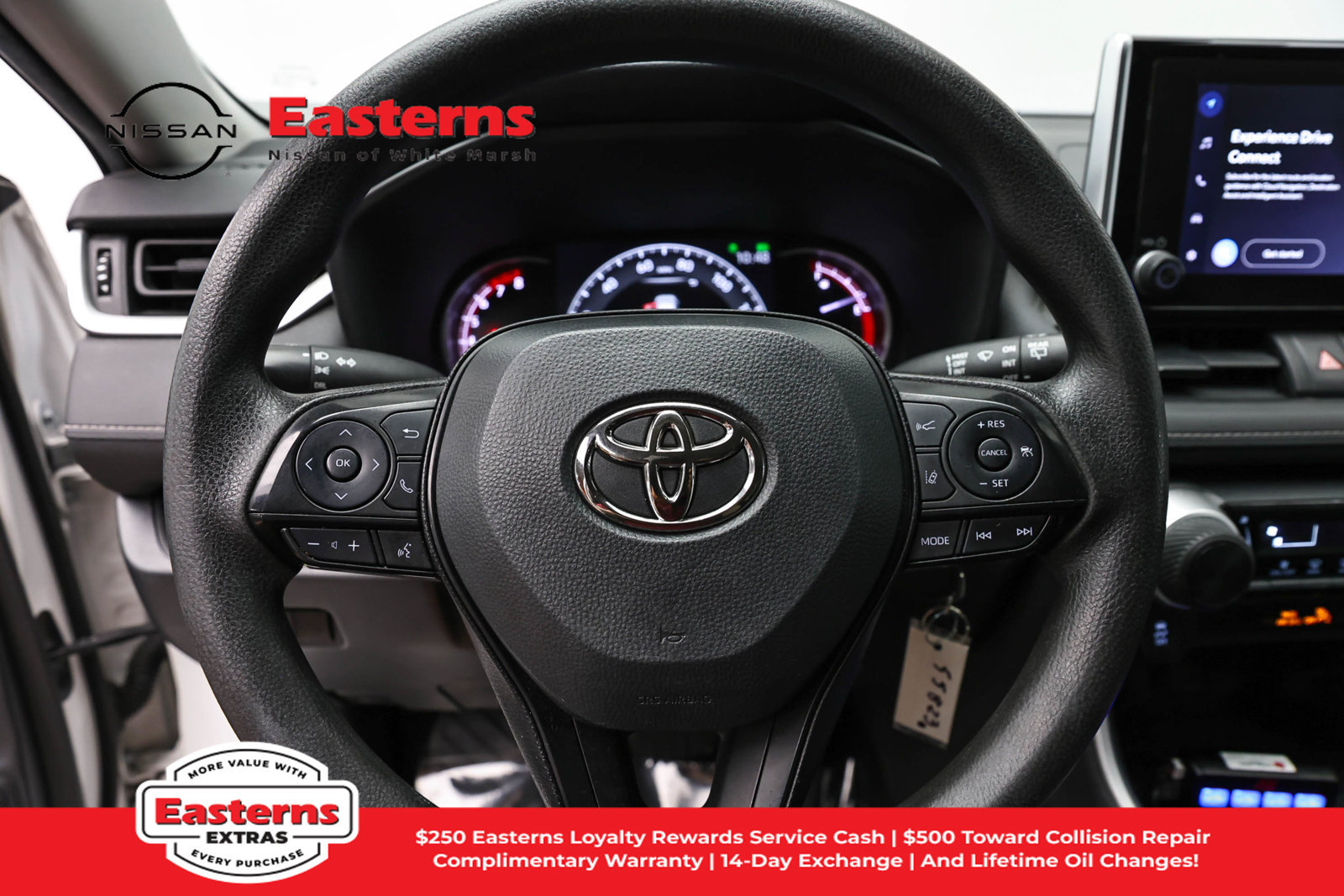 Used 2023 Toyota RAV4 LE AWD/4WD image 10