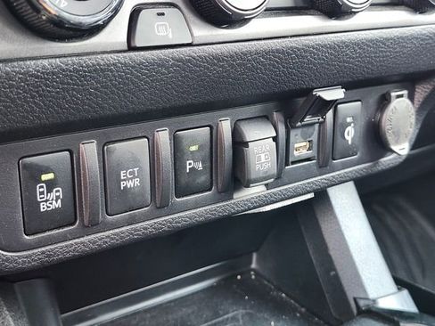 Used 2023 Toyota Tacoma TRD Sport w/ Technology Package AWD/4WD image 26