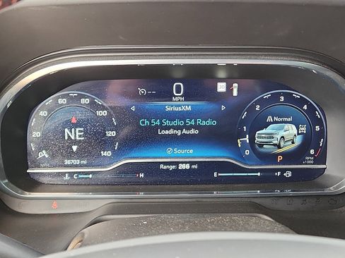 Used 2022 Chevrolet Suburban RST w/ Sport Performance Package image 17