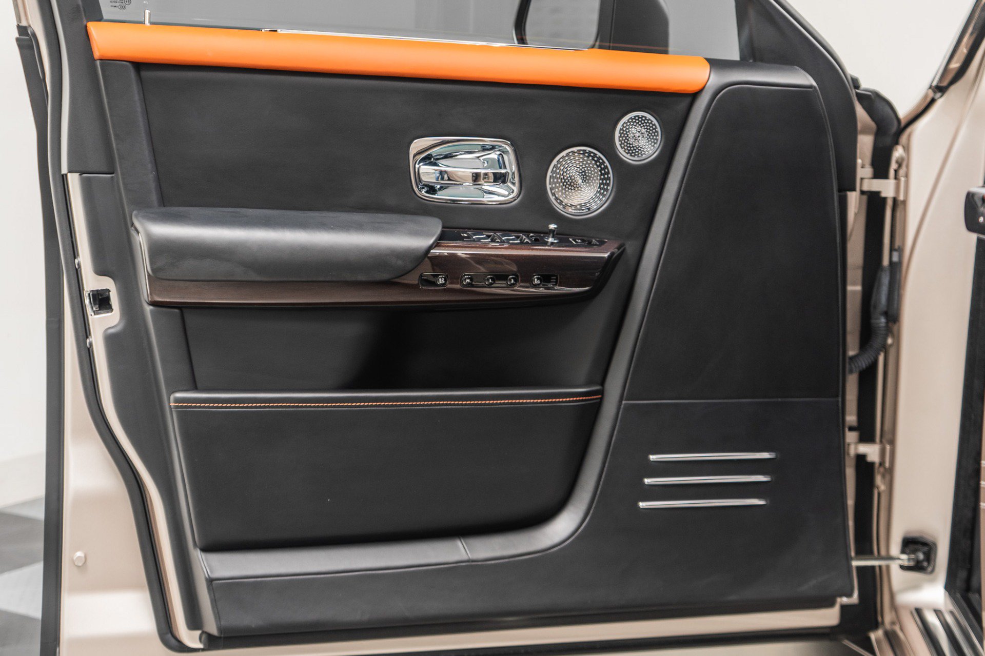 Used 2019 Rolls-Royce Phantom Sedan RWD image 44