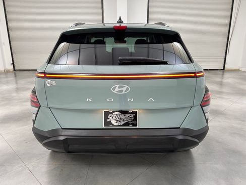 Used 2025 Hyundai Kona SEL FWD image 6