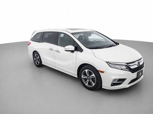 Used 2018 Honda Odyssey Touring image 3