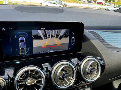 Used 2025 Mercedes-Benz GLA 35 AMG 4MATIC image 21