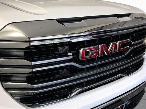 Used 2022 GMC Sierra 1500 SLT w/ SLT Convenience Package AWD/4WD image 28