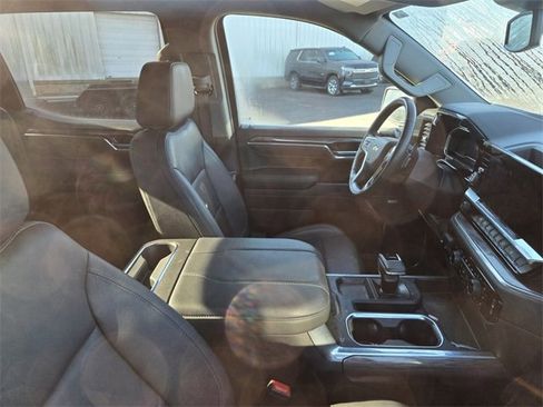 Used 2024 Chevrolet Silverado 1500 LTZ image 4