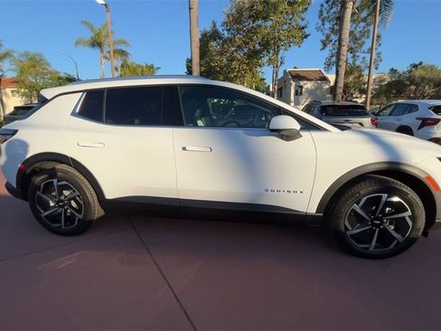 New 2026 Chevrolet Equinox EV LT image 9