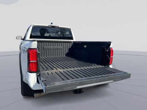 Used 2024 Toyota Tacoma TRD Off-Road image 26