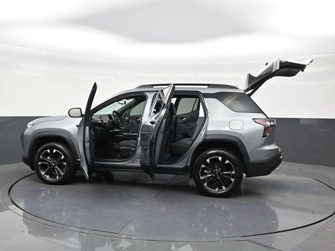 Used 2026 Chevrolet Equinox RS FWD image 30