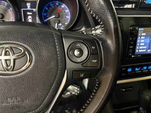 Used 2018 Toyota Corolla iM w/ Carpet Mat Package (TMS) FWD image 22