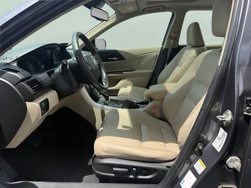 Used 2014 Honda Accord Touring image 9