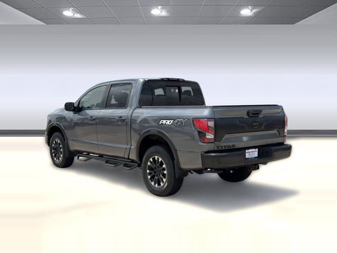 Used 2020 Nissan Titan PRO-4X w/ Pro-4x Convenience Package AWD/4WD image 3