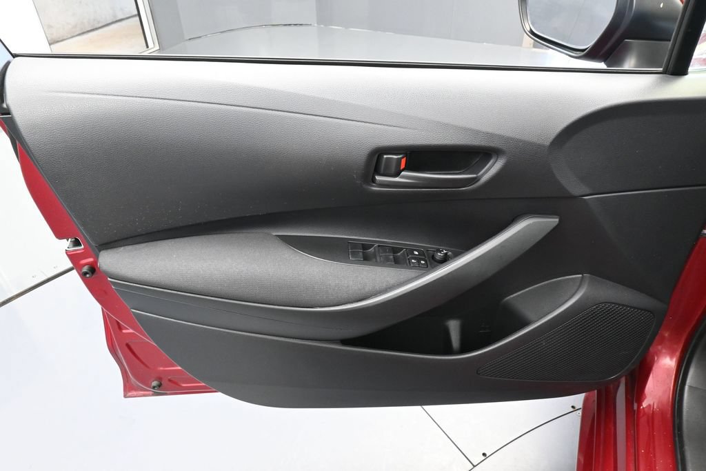 Used 2022 Toyota Corolla LE FWD image 13