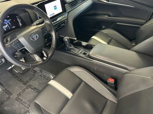 Used 2025 Toyota Camry SE FWD image 12