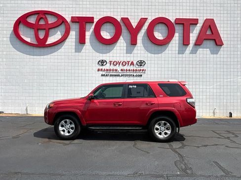 Used 2015 Toyota 4Runner SR5 RWD image 4