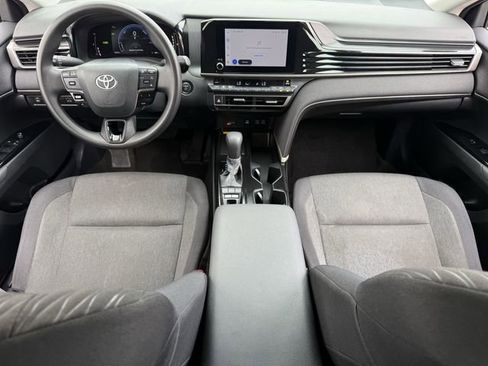 Used 2025 Toyota Camry LE image 11