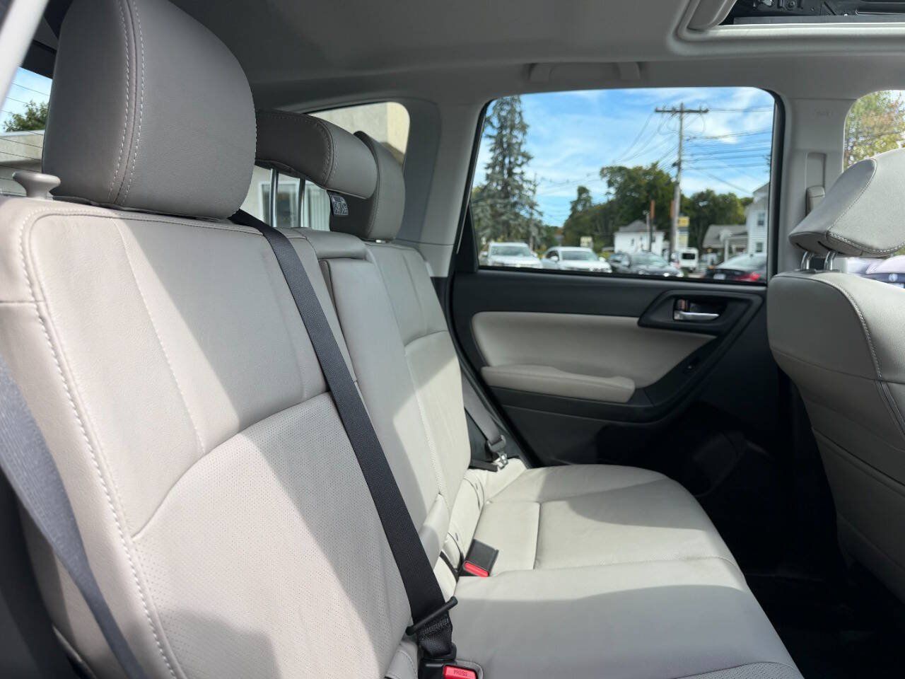Used 2015 Subaru Forester 2.5i Limited AWD/4WD image 26