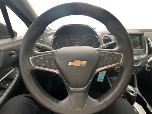 Used 2019 Chevrolet Cruze LT image 14