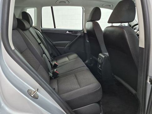 Used 2017 Volkswagen Tiguan Limited w/ Premium Package AWD/4WD image 32
