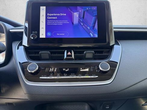 Used 2025 Toyota Corolla LE image 18