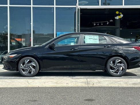 New 2025 Hyundai Elantra Sport image 7