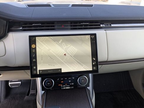 Used 2023 Land Rover Range Rover SE AWD/4WD image 12