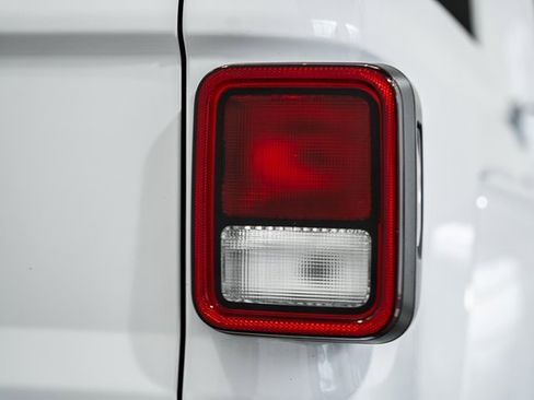 Used 2021 Jeep Gladiator Overland w/ Popular Equipment Package image 6