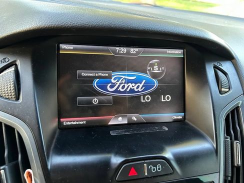 Used 2012 Ford Focus Titanium FWD image 27