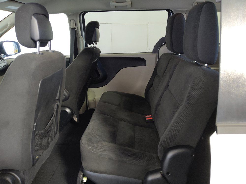 Used 2017 Dodge Grand Caravan SE FWD image 18
