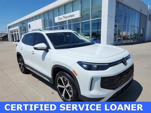 New 2025 Volkswagen Tiguan SE image 1
