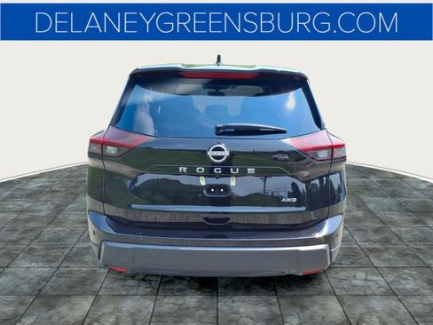 Used 2024 Nissan Rogue S AWD/4WD image 4