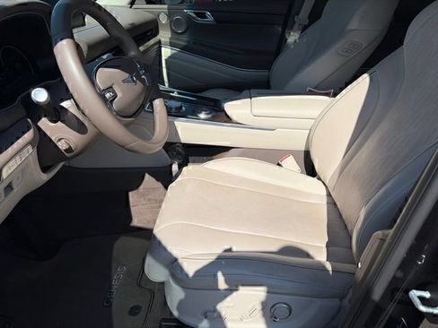 Used 2024 Genesis GV80 2.5T w/ Prestige Package AWD/4WD image 9