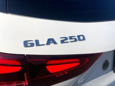 Used 2025 Mercedes-Benz GLA 250 4MATIC image 8