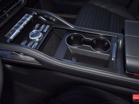 New 2026 Lincoln Nautilus Reserve w/ Jet Appearance Package image 32