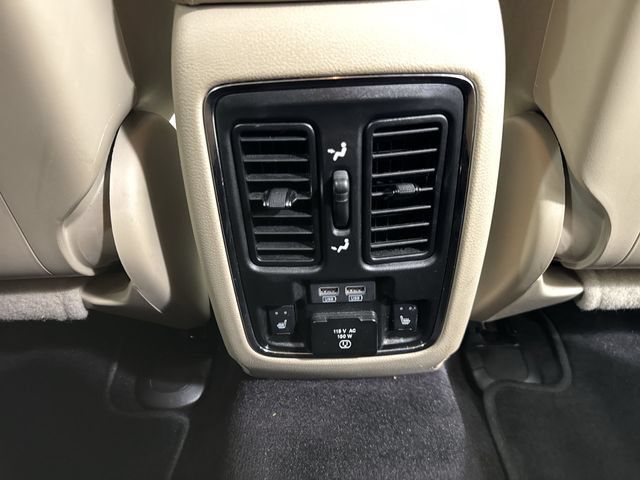 Used 2017 Dodge Durango Citadel w/ Technology Group RWD image 22