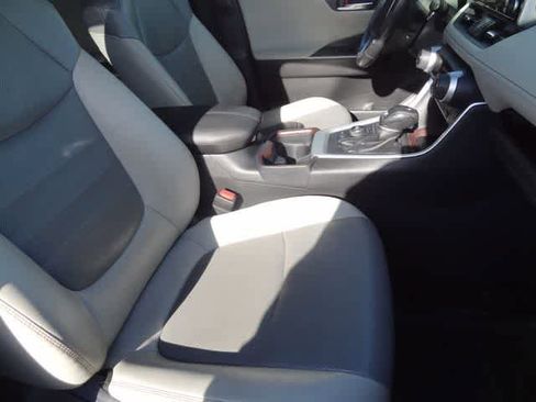 Used 2021 Toyota RAV4 Limited image 25
