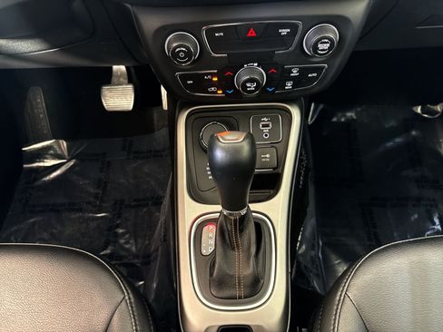 Used 2020 Jeep Compass Latitude w/ Cold Weather Group AWD/4WD image 21