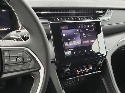 New 2025 Jeep Grand Cherokee Laredo X image 11