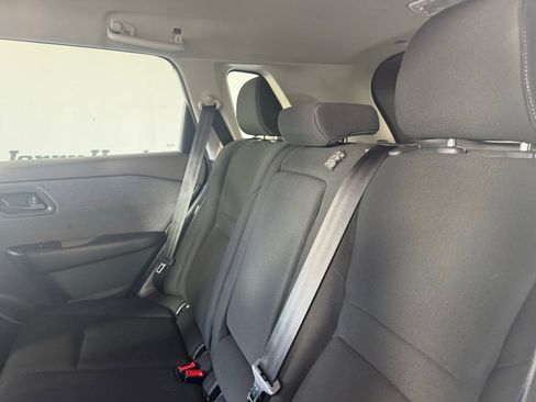 Used 2023 Nissan Rogue S FWD image 11