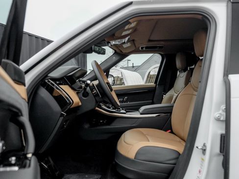 New 2025 Land Rover Range Rover Sport Dynamic SE image 10