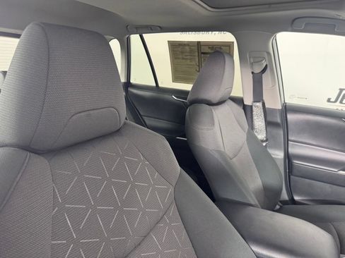 Used 2024 Toyota RAV4 XLE w/ Convenience Package FWD image 33
