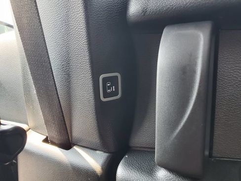 Used 2025 Chrysler Pacifica Limited FWD image 17