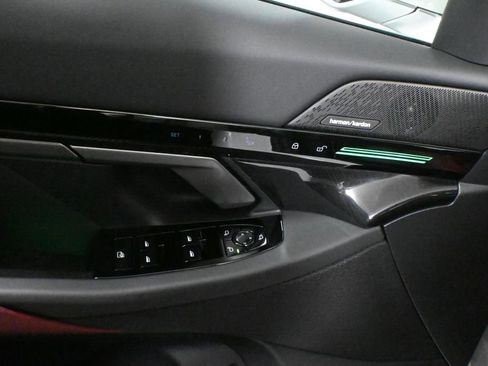 Used 2026 BMW 530i xDrive w/ Premium Package image 29