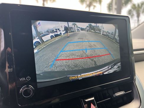 Used 2025 Toyota Corolla LE image 25