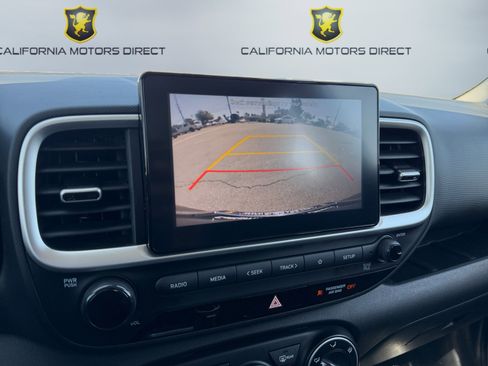 Used 2022 Hyundai Venue SE FWD image 14