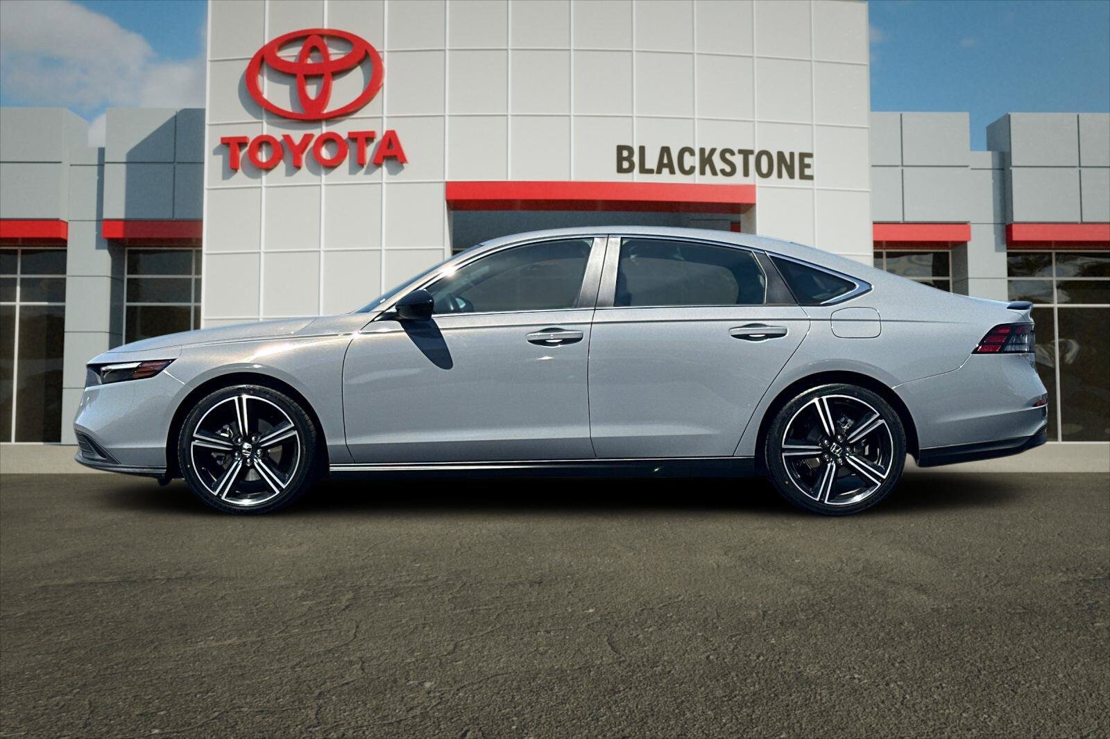 Used 2025 Honda Accord Sport image 6